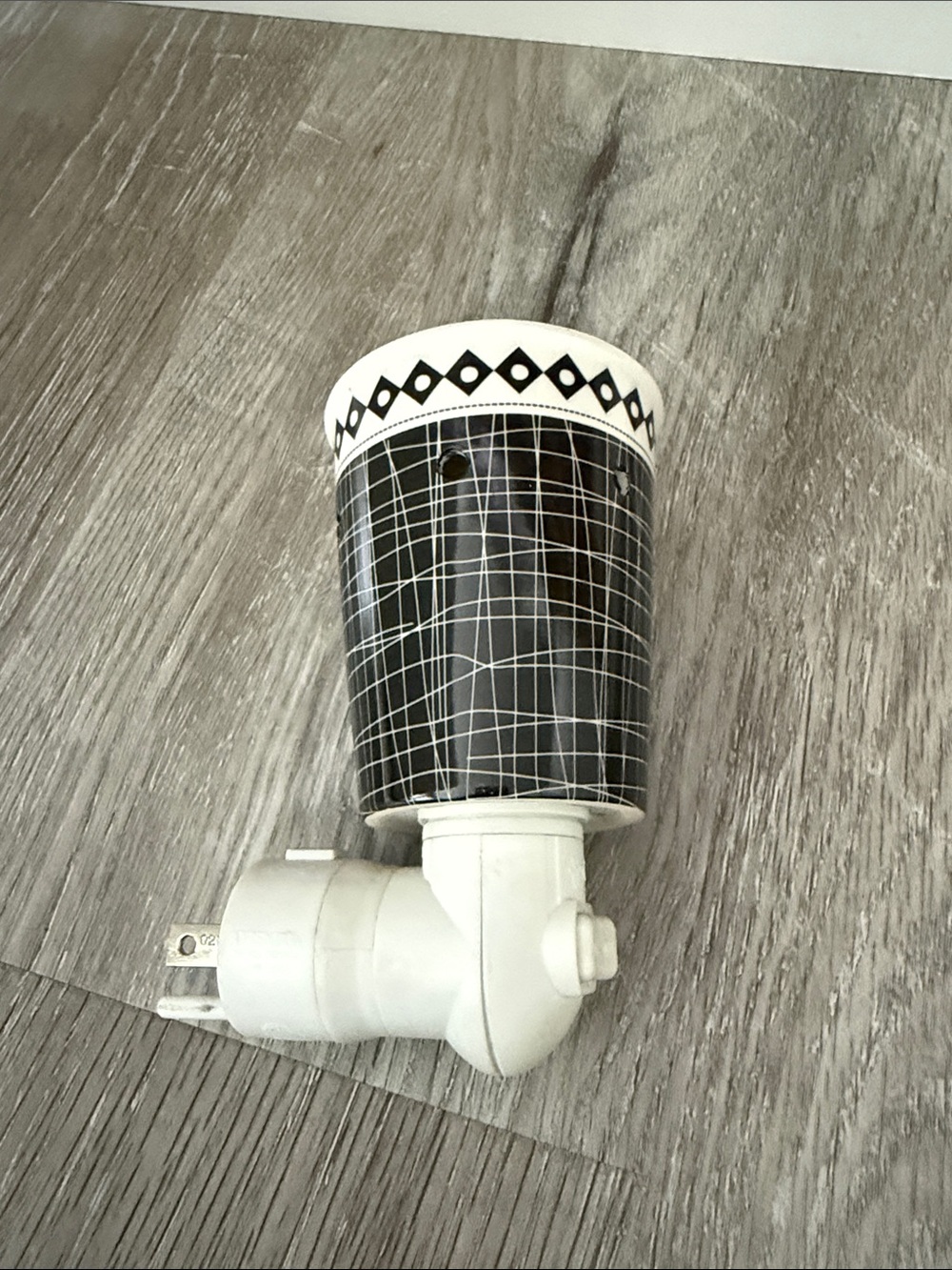 Scentsy plug in wax warmer